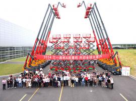 一百分翻譯服務助力“全球大客戶峰會”：多語種接力同傳，確保會議無縫溝通